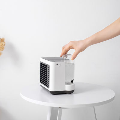 LED লাইট স্প্রে সহ ডেস্ক কুলিং মিস্ট ফ্যান অফিস বাড়ির জন্য 3 বায়ু গতির মোড