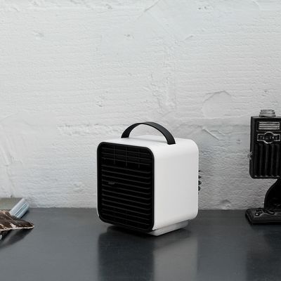 রিচার্জেবল হ্যান্ডহেল্ড এয়ার কুলার ফ্যান ব্যাটারি 150ml ওয়াটার স্প্রে কুলার ফ্যান