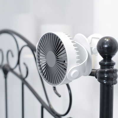 2000mAh ব্যাটারি পোর্টেবল USB ফ্যান BLDC 360 ডিগ্রি টেবিল ক্লিপ ফ্যান